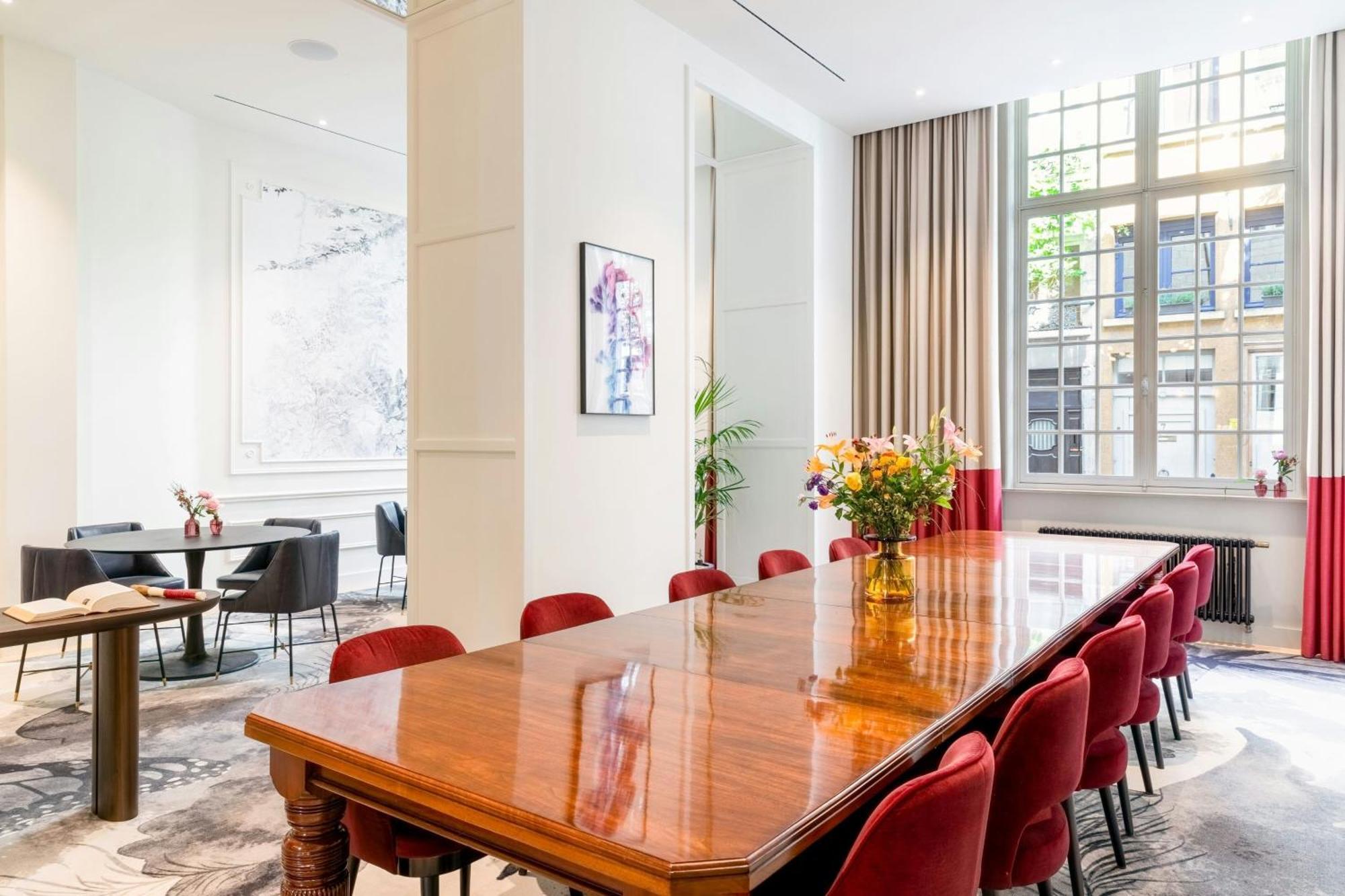 Sapphire House Antwerp, Autograph Collection By Marriott Hotell Eksteriør bilde The boardroom at the London headquarters